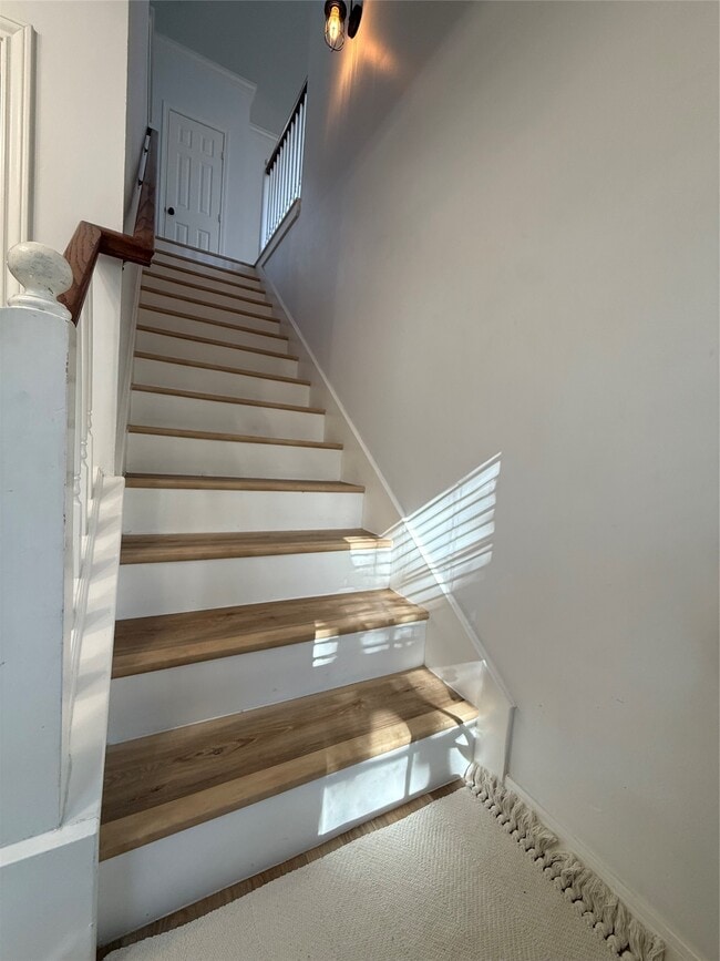 Building Photo - 1702 Tuam St