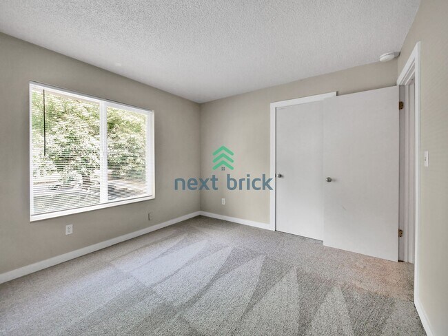 Building Photo - Spacious 4 Bed 2.5 Bath for Rent! OPEN HOU...