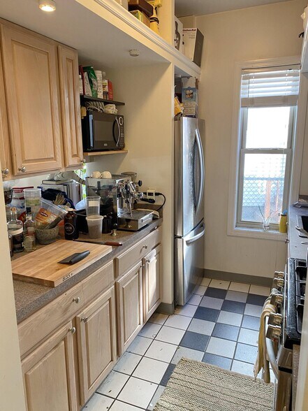 Building Photo - 56 Market St