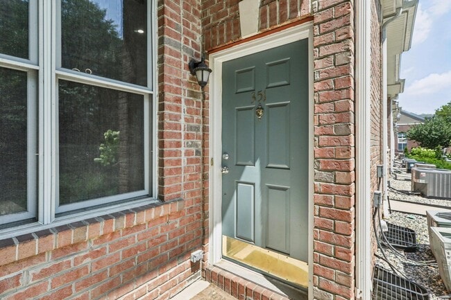 Building Photo - 351 Oswego Ct