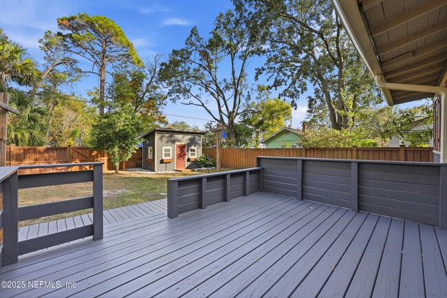 Building Photo - 1047 Cherry St