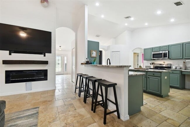 Building Photo - 199 Pine St