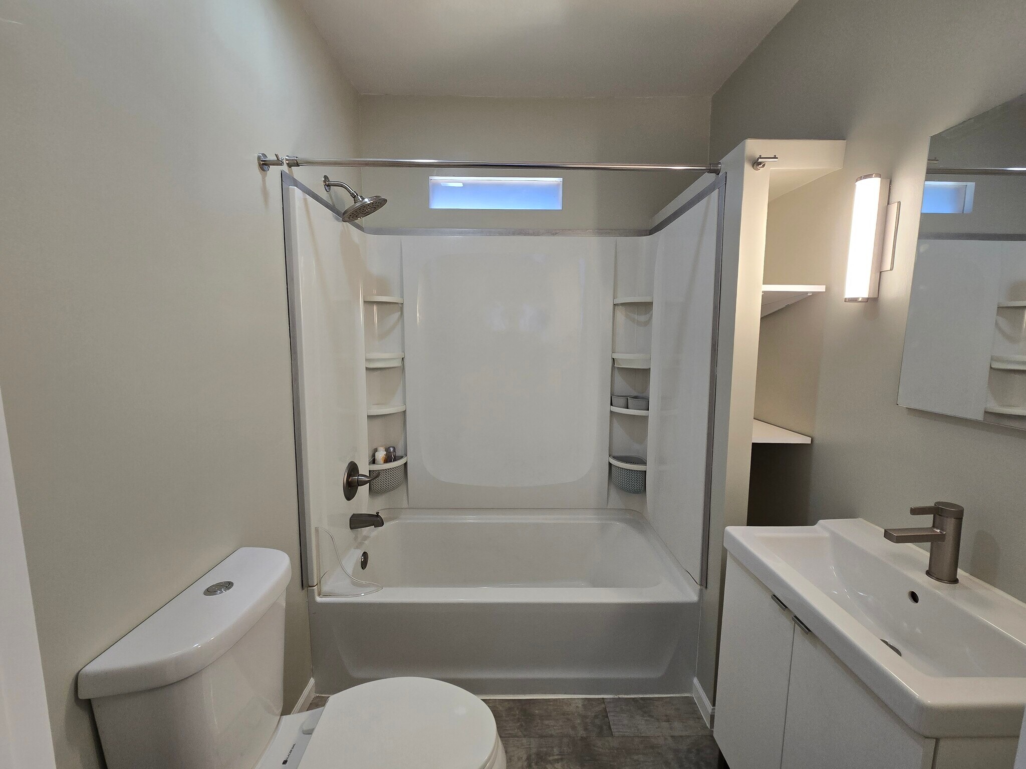 apt 2 bath - 1019 Widdicomb Ave NW