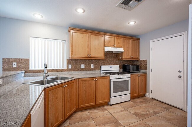 Building Photo - 211 Wicked Wedge Way