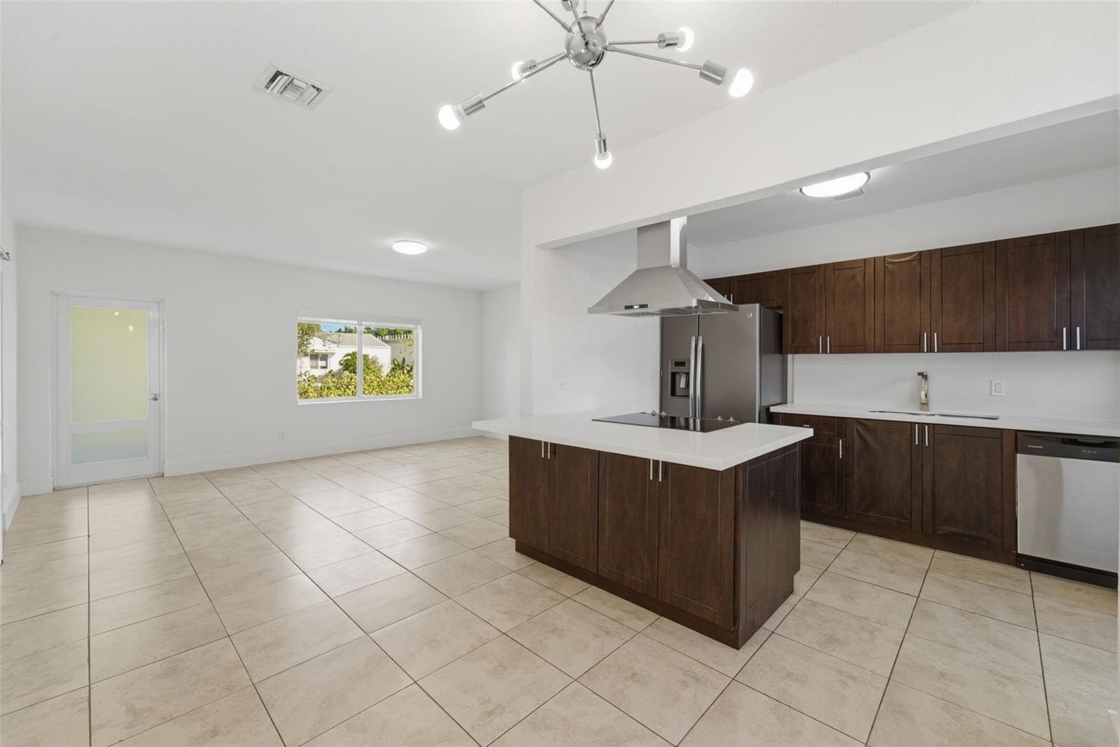 Building Photo - 570 NW 49th St