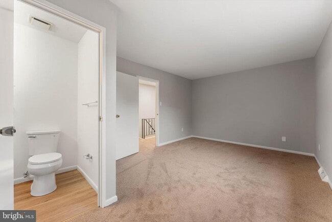Building Photo - 143 Thomas Dr