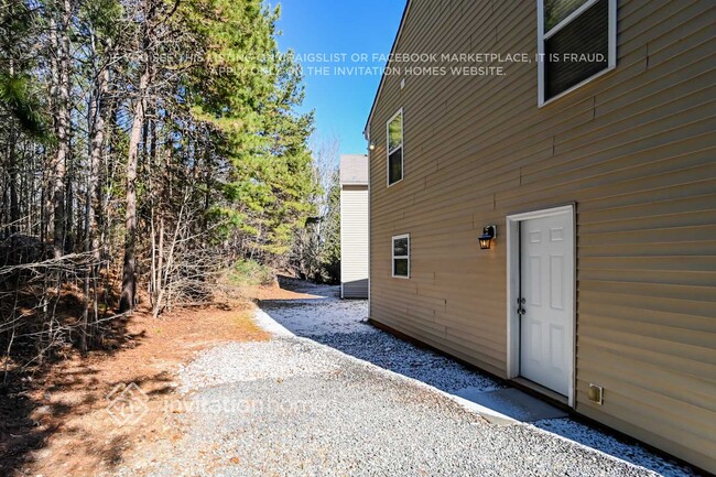 Building Photo - 1905 Dunsmore Ln