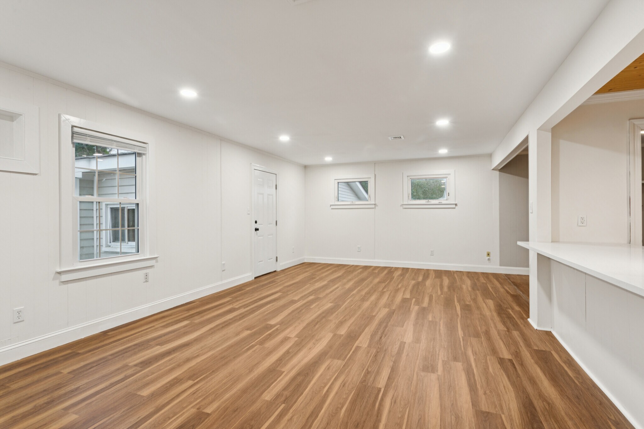 Building Photo - 12 Meadow Dr