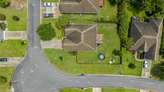 Building Photo - 730 Lime Ln