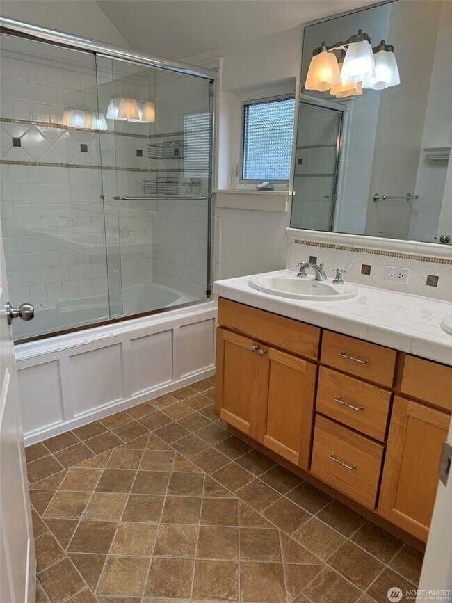 Building Photo - 3bd/2ba Seattle Townhome