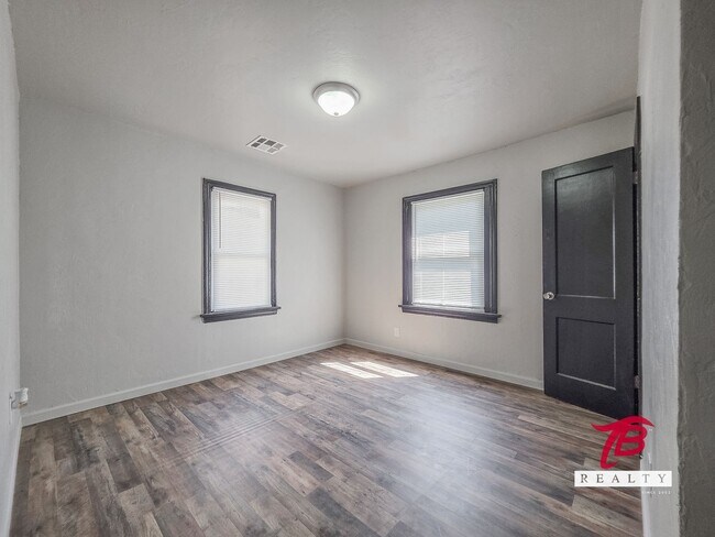 Building Photo - ozy 3-Bedroom Home in NE OKC – Affordable & Ready for Move-In!