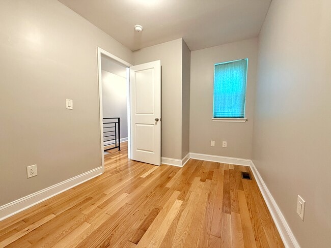 Building Photo - 2535 S Sartain St