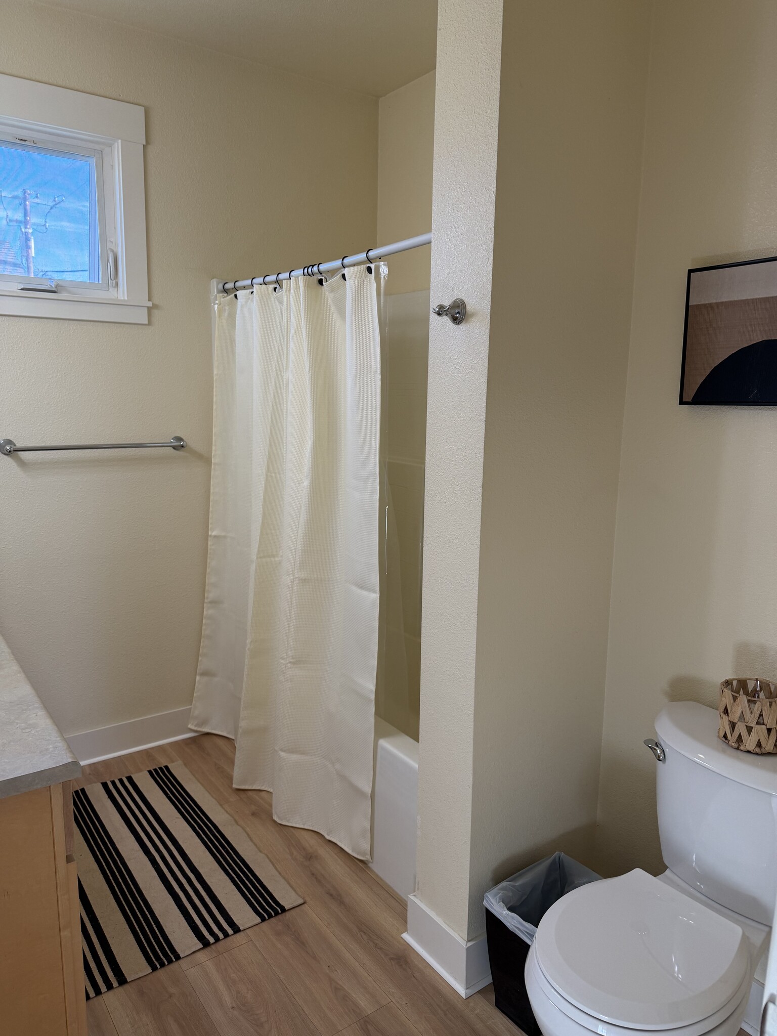 Building Photo - 804 Kite Ln