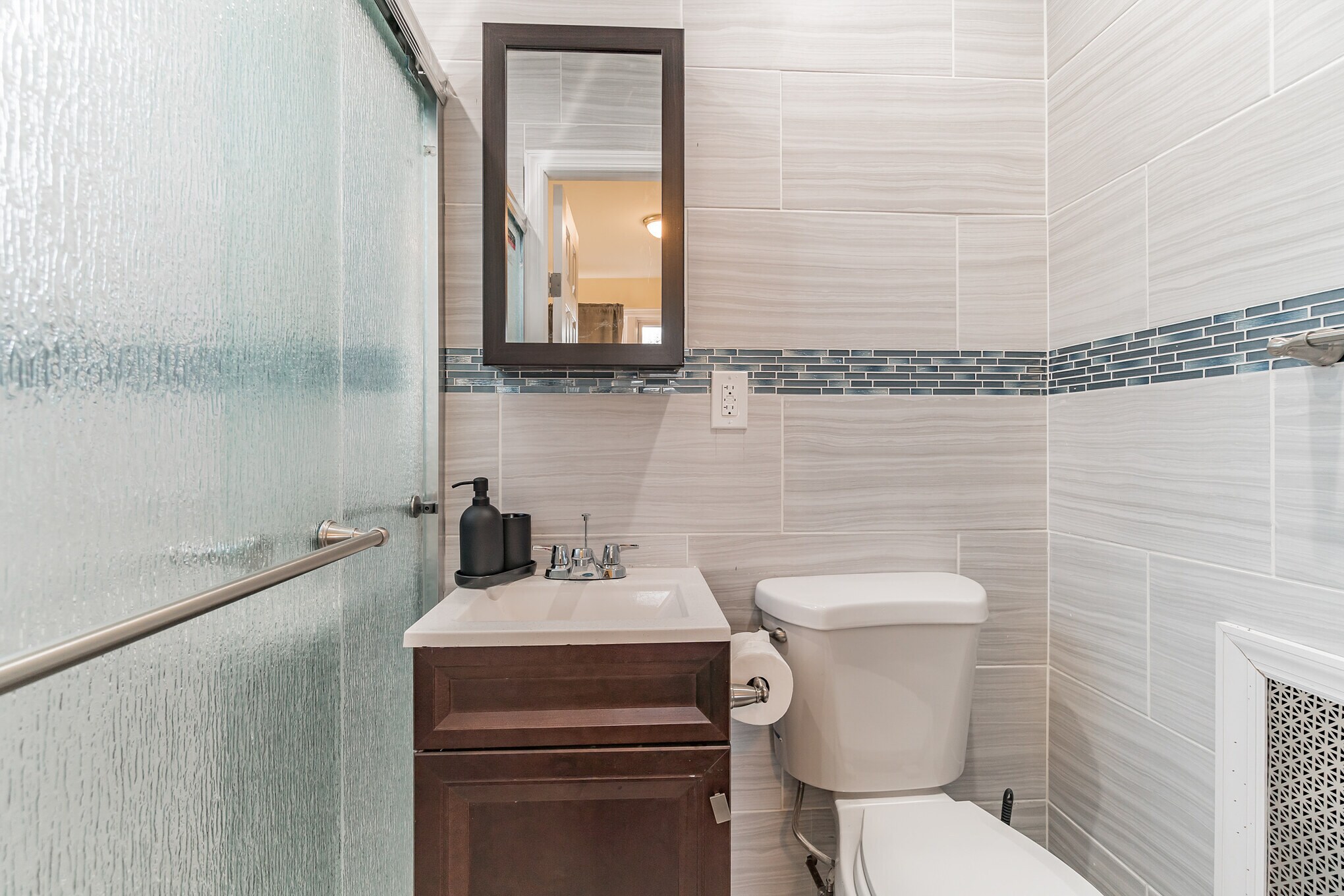 bathroom 1st - 14330 185th St