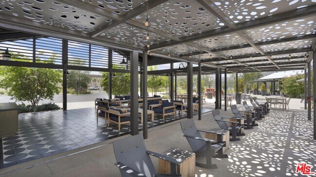 Building Photo - 61 Harness Wy