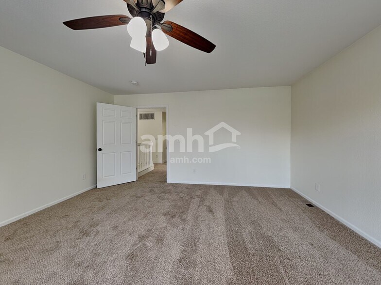 Building Photo - 9762 Chambers Dr