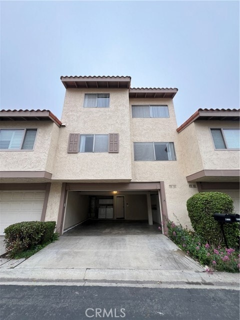 Building Photo - 28129 Ridgethorne Ct