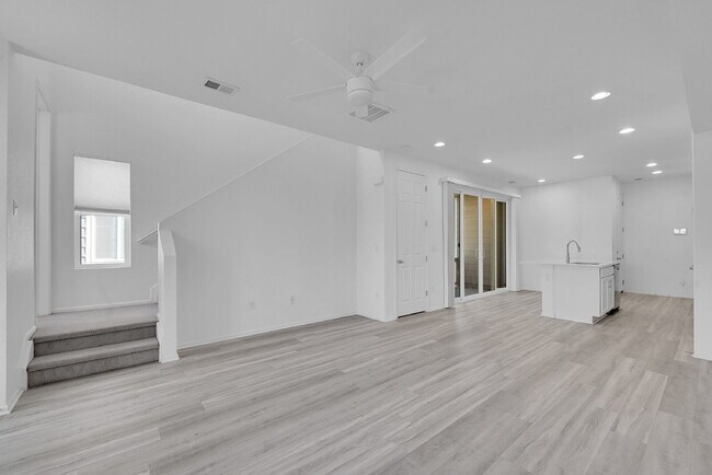 Building Photo - $2,450.00 - 3 Bedrooms, 3 Bathrooms, Singl...