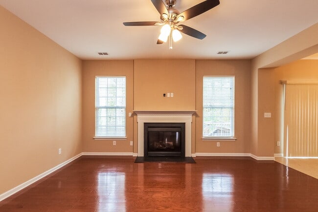 Building Photo - 6415 Colonial Garden Dr