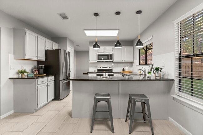 Building Photo - 105 Eagle Rock Cir