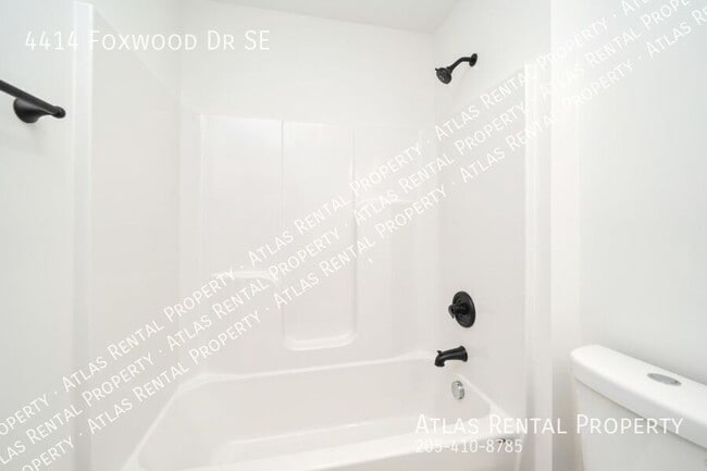 Building Photo - 4414 Foxwood Dr SE