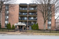 Building Photo - 1 N Chestnut Ave