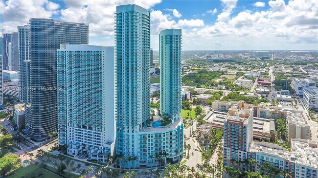Primary Photo - 1900 N Bayshore Dr