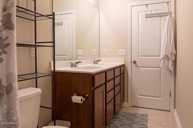 Building Photo - 81 Saluda Way