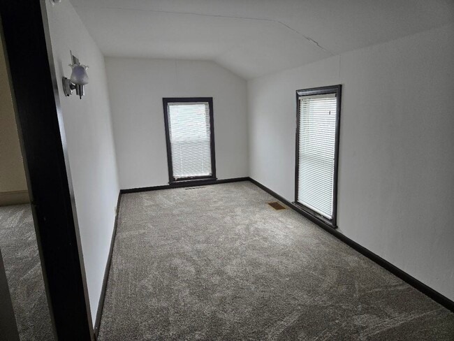 Building Photo - 135 W Michigan Ave