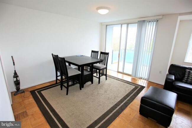 Building Photo - 10500 Rockville Pike