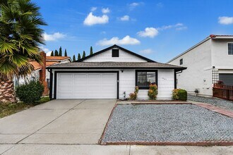 Building Photo - Just Renovated: Stunning 3-Bedroom, 2-Bath...