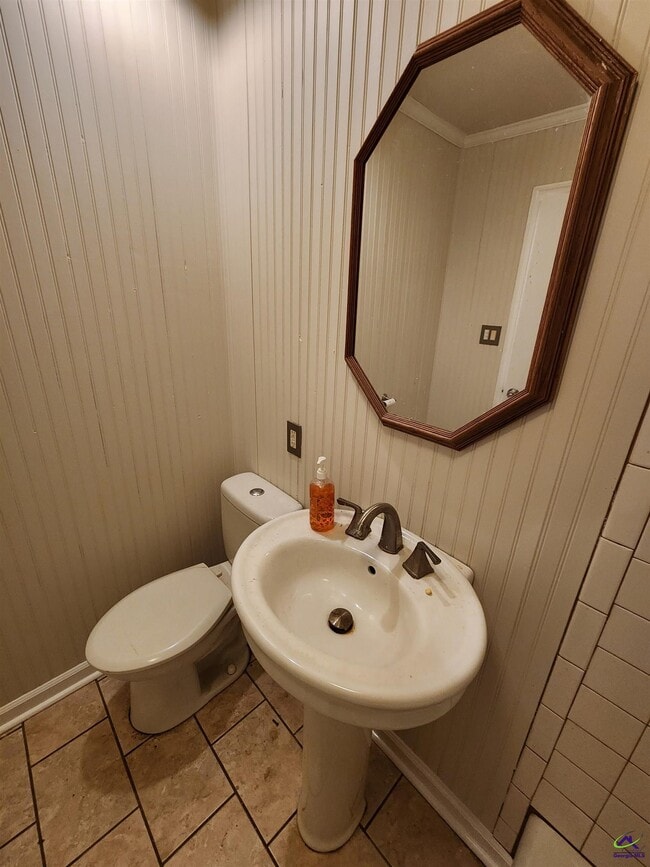 Building Photo - 515 Wilderness Dr