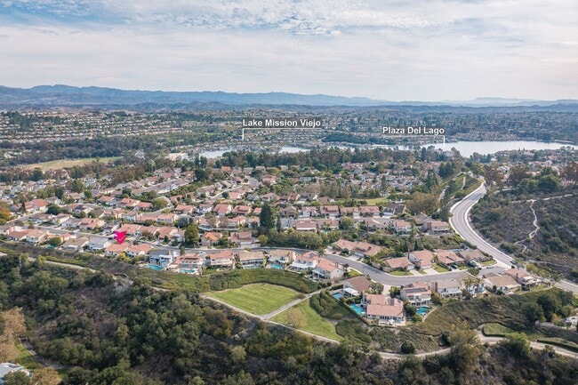 Building Photo - Single-story living with incredible panoramic sunset, mountain, and city light views