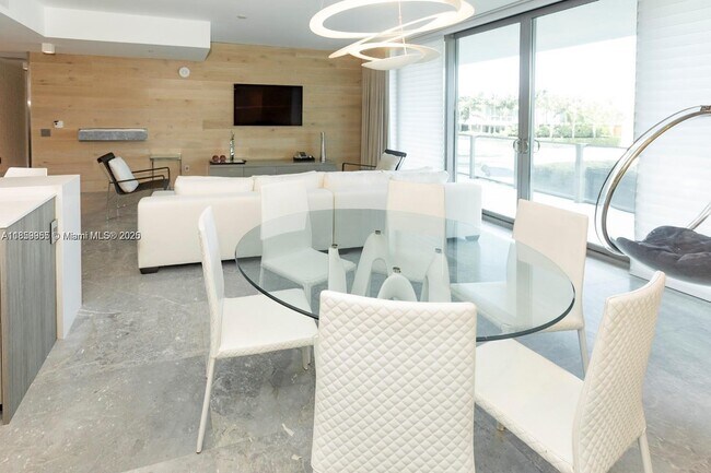 Building Photo - 350 Ocean Dr