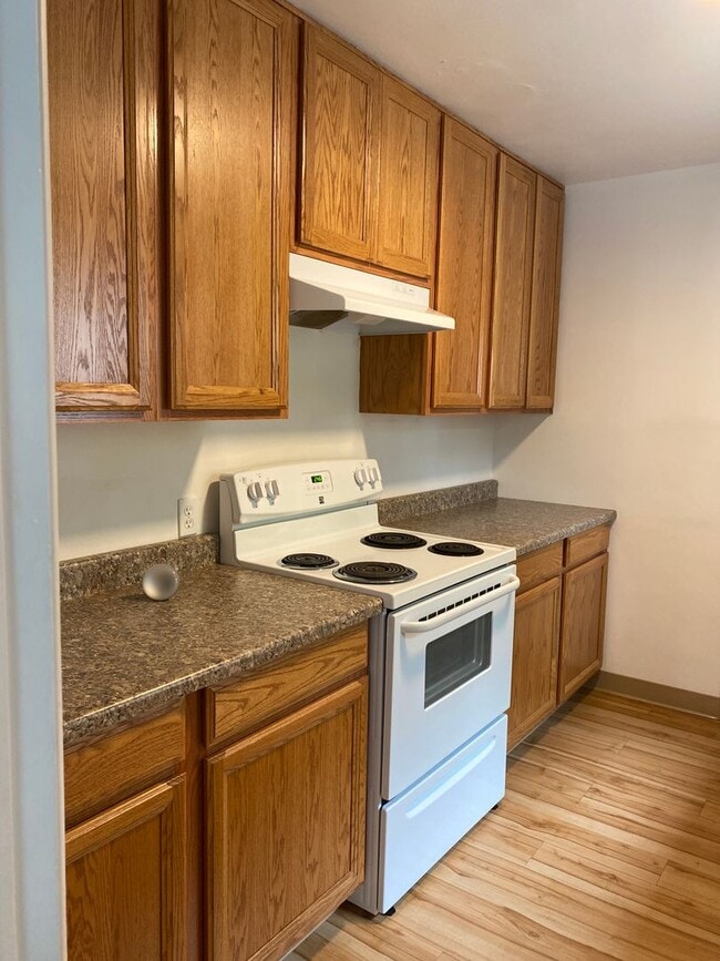 Building Photo - 1040 NE Alfred Ln