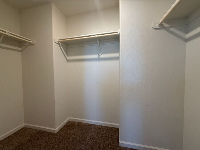 Building Photo - 5531 W Flint Way