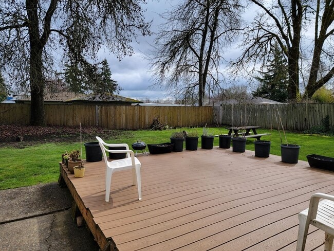 Building Photo - Beautiful 5 Bed, 2 Bath Single-Family House with Large Fenced Backyard Close to OSU!