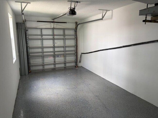 Building Photo - 350 SW 8th St