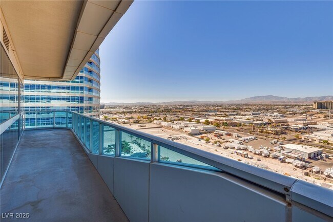 Building Photo - 4471 Dean Martin Dr