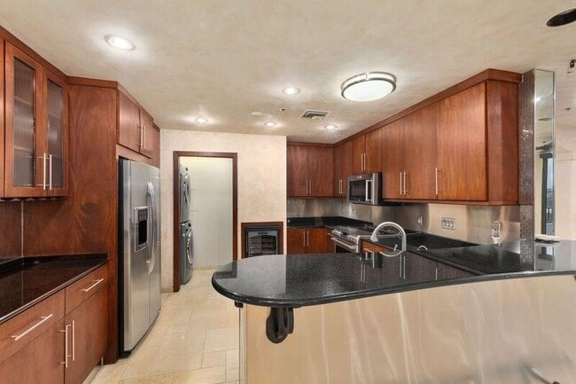 Building Photo - 40 N Interstate Hwy 35