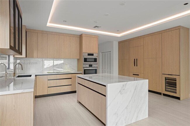 Building Photo - 3187 SW 23rd St