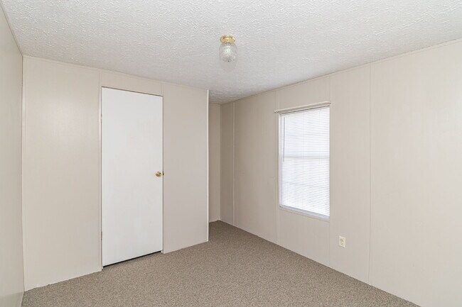 Building Photo - *Great Location!* 2 Bedroom | 2 Bathroom Singlewide in Goldsboro *Lawn Care Included!*