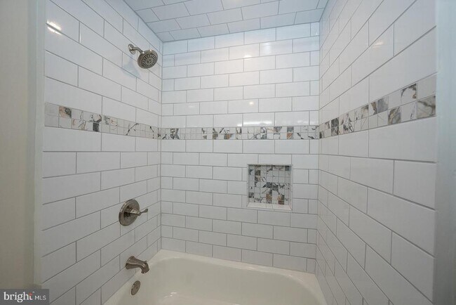 Building Photo - 28 Orchard Ln