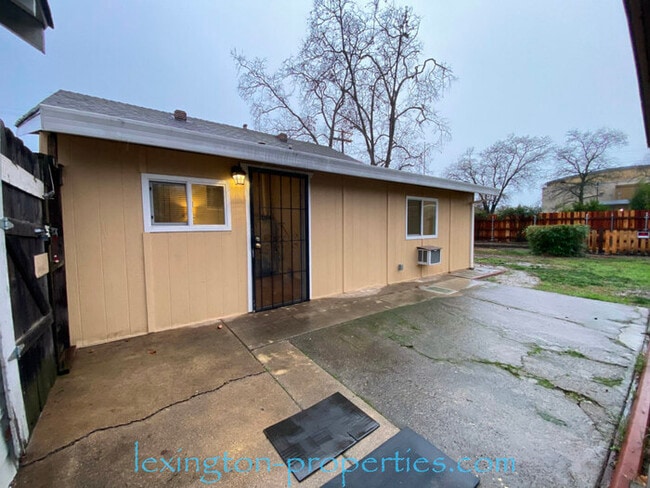 Building Photo - Beautifully Upgraded, 3BD/1BA Carmichael Home, off Fair Oaks Blvd!