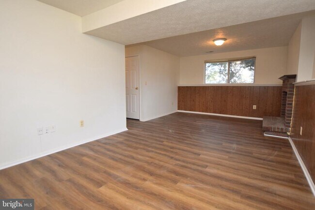 Building Photo - 3863 Beech Down Dr