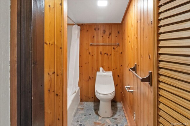 Building Photo - 378 Broadway