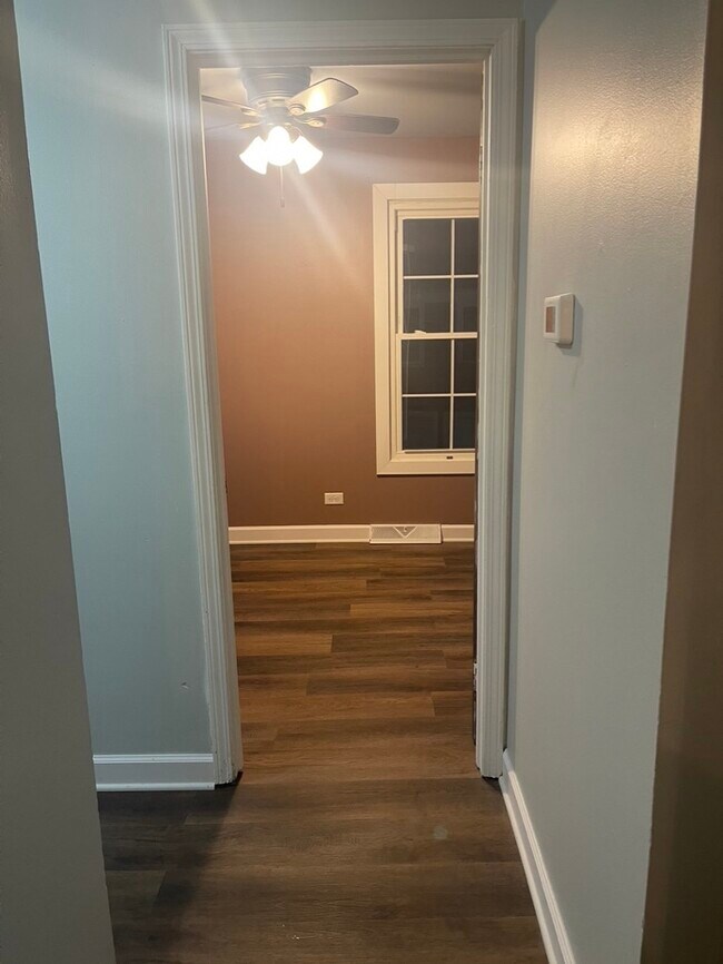 Building Photo - 533 Darlene Ln