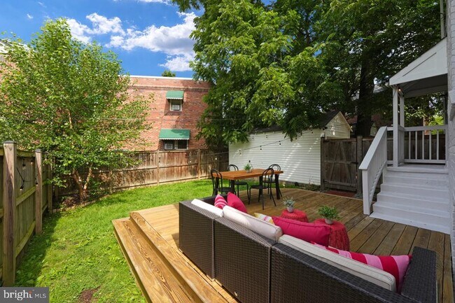 Building Photo - 5522 Blair Rd NE