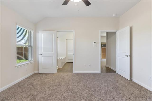 Building Photo - 3902 Oak Crk Cir
