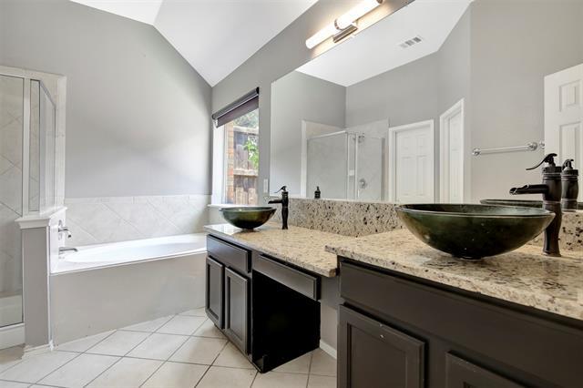 Building Photo - 9709 Lovers Ln